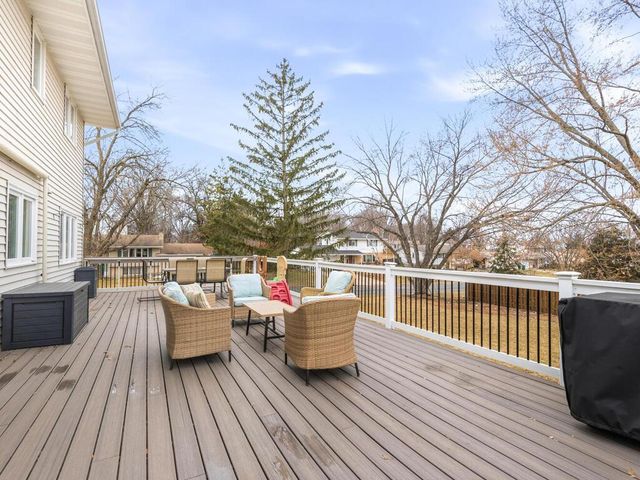 11712 Galtier Drive, Burnsville, MN 55337