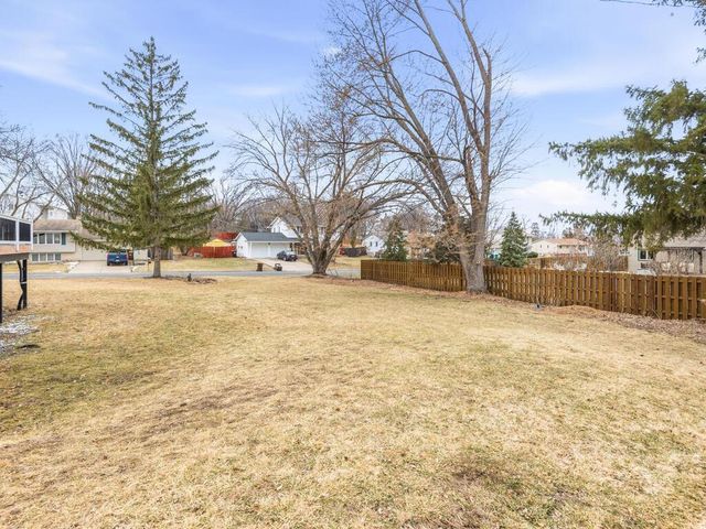 11712 Galtier Drive, Burnsville, MN 55337