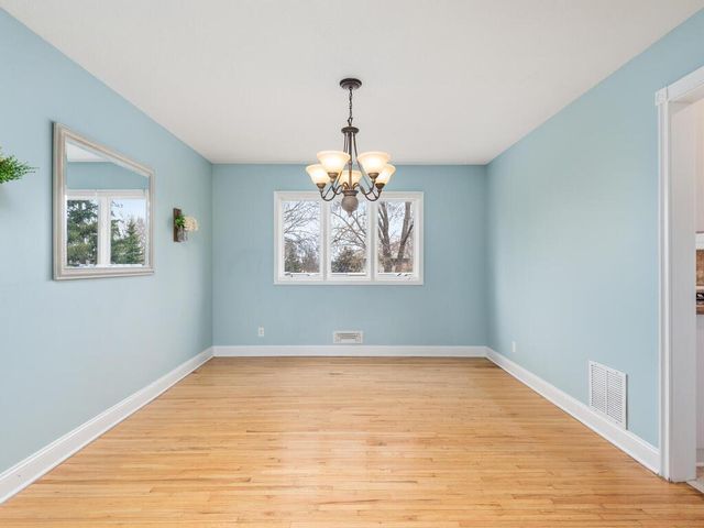 11712 Galtier Drive, Burnsville, MN 55337