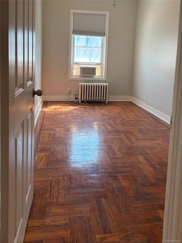 4735 38th Street, Long Island City, NY 11101