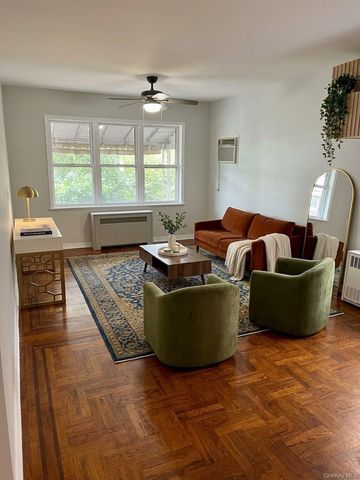 4735 38th Street, Long Island City, NY 11101