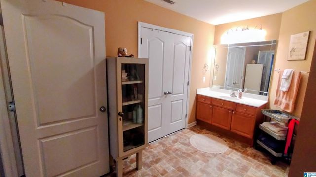 4329 SEGARS COVE, Bessemer, AL 35022