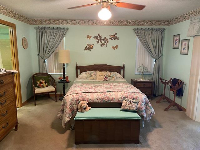 21821 KING JOHN STREET, Leesburg, FL 34748