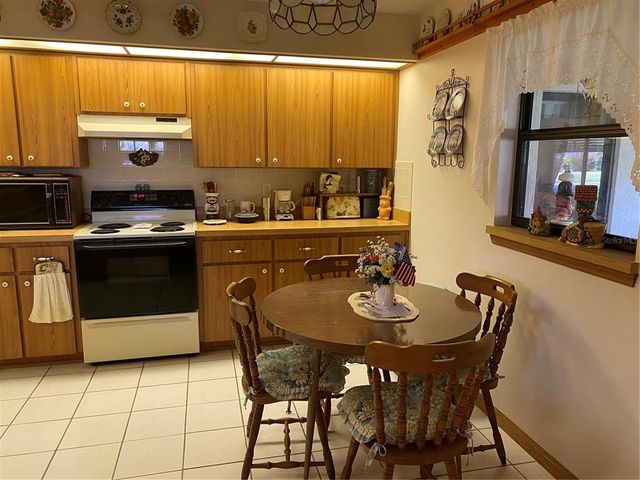 21821 KING JOHN STREET, Leesburg, FL 34748