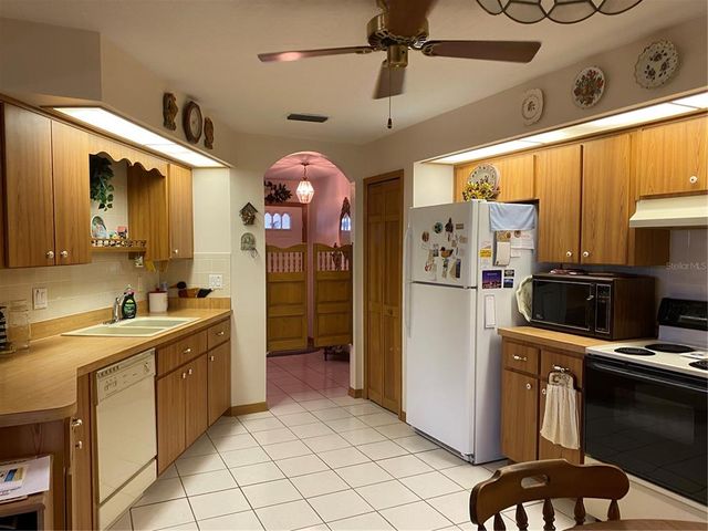 21821 KING JOHN STREET, Leesburg, FL 34748