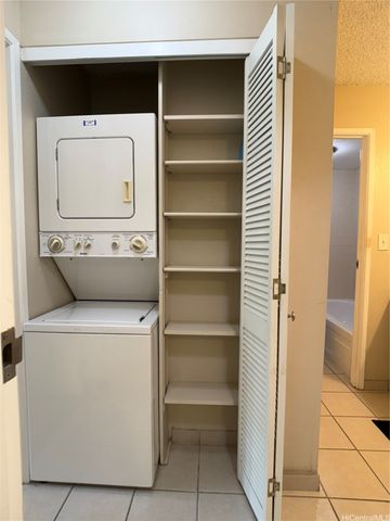 98-450 Koauka Loop 201, Aiea, HI 96701