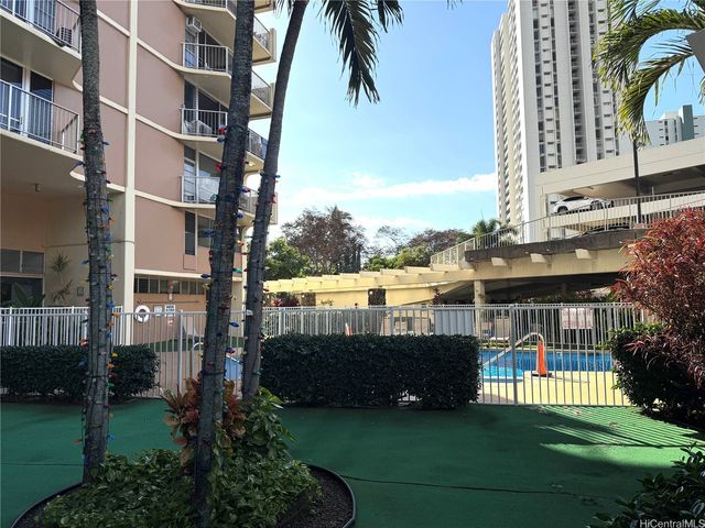 98-450 Koauka Loop 201, Aiea, HI 96701