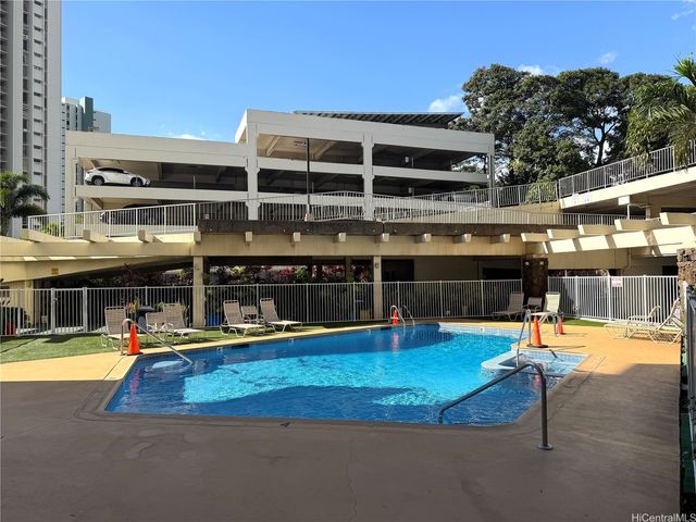 98-450 Koauka Loop 201, Aiea, HI 96701