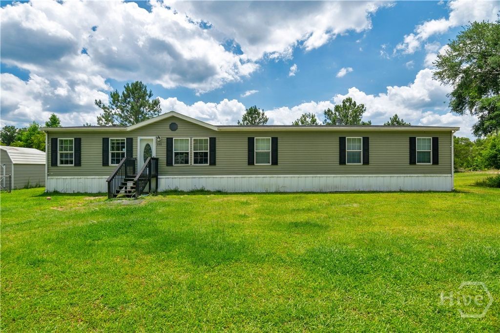 211 Smiley Loop Road, Riceboro, GA 31323