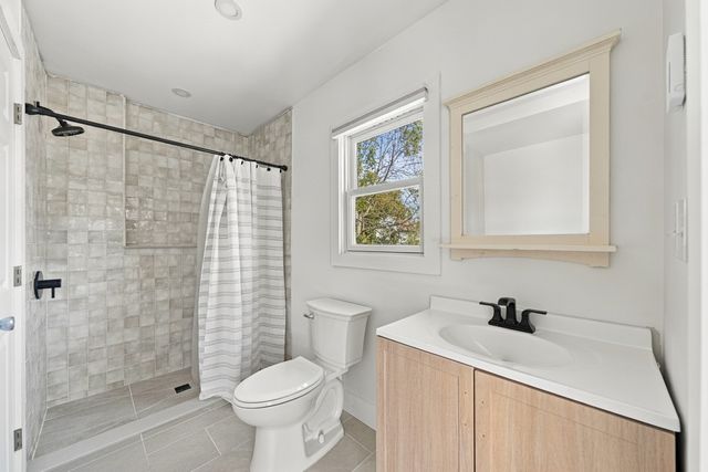 226 Sanford Rd, Westport, MA 02790