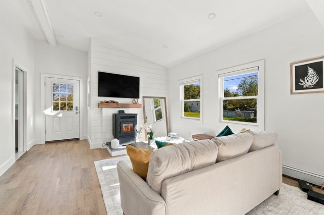 226 Sanford Rd, Westport, MA 02790