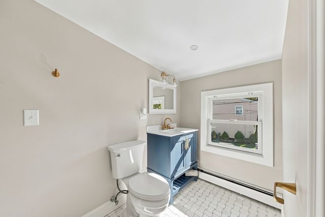 226 Sanford Rd, Westport, MA 02790