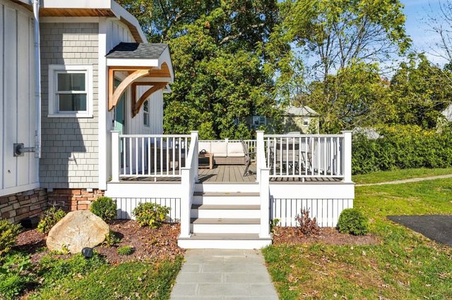 226 Sanford Rd, Westport, MA 02790