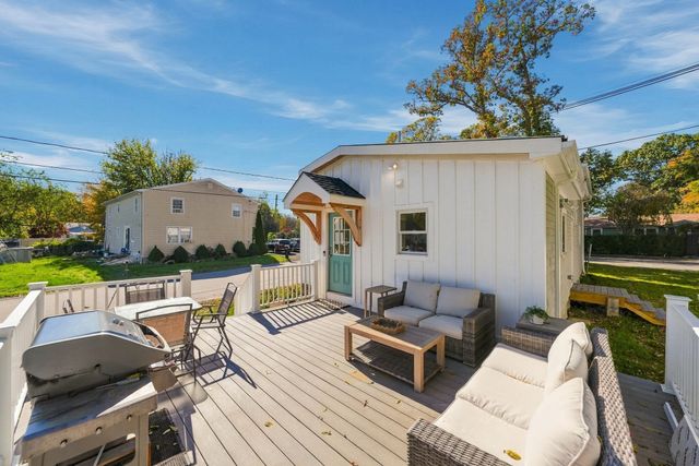 226 Sanford Rd, Westport, MA 02790