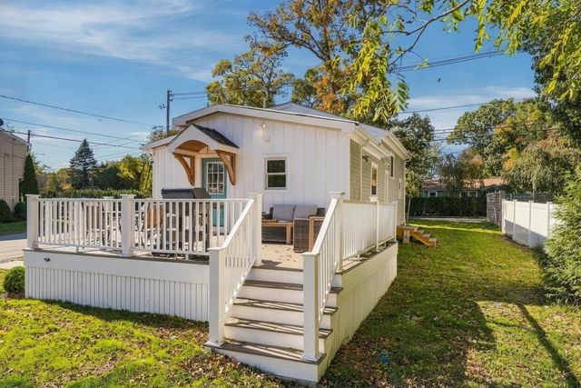 226 Sanford Rd, Westport, MA 02790