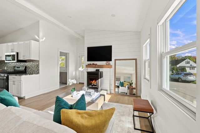 226 Sanford Rd, Westport, MA 02790