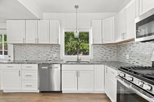 226 Sanford Rd, Westport, MA 02790