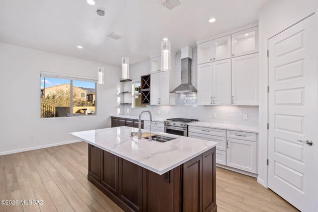 1005 W Lark Bunting Lane, Oro Valley, AZ 85755