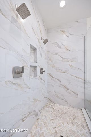 1005 W Lark Bunting Lane, Oro Valley, AZ 85755