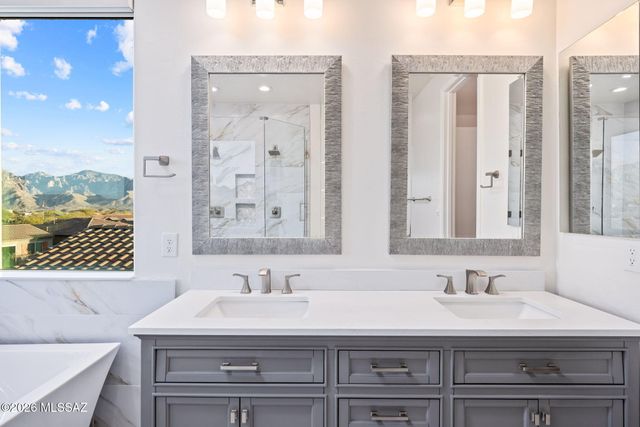 1005 W Lark Bunting Lane, Oro Valley, AZ 85755