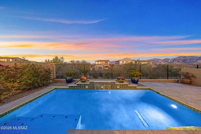 1005 W Lark Bunting Lane, Oro Valley, AZ 85755