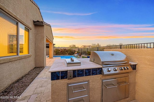 1005 W Lark Bunting Lane, Oro Valley, AZ 85755