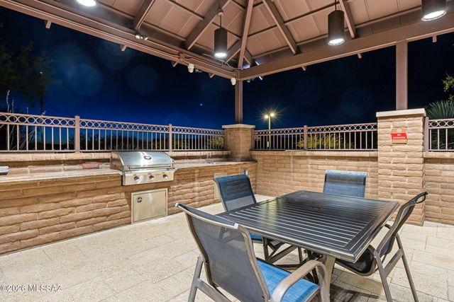 1005 W Lark Bunting Lane, Oro Valley, AZ 85755