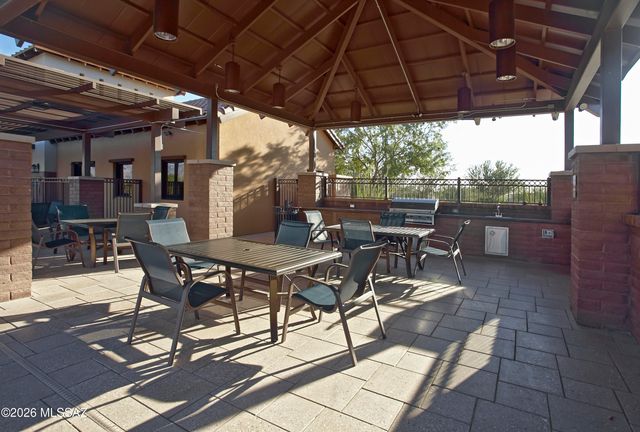 1005 W Lark Bunting Lane, Oro Valley, AZ 85755