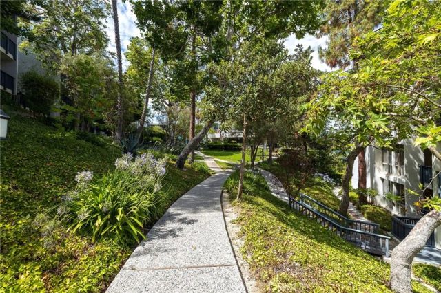 3602 W Estates Lane 306, Rolling Hills Estates, CA 90274
