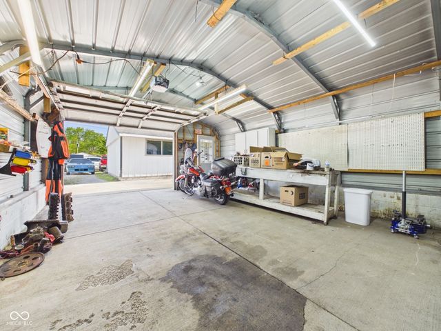 2521 E 8th Street, Anderson, IN 46012