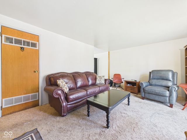 2521 E 8th Street, Anderson, IN 46012