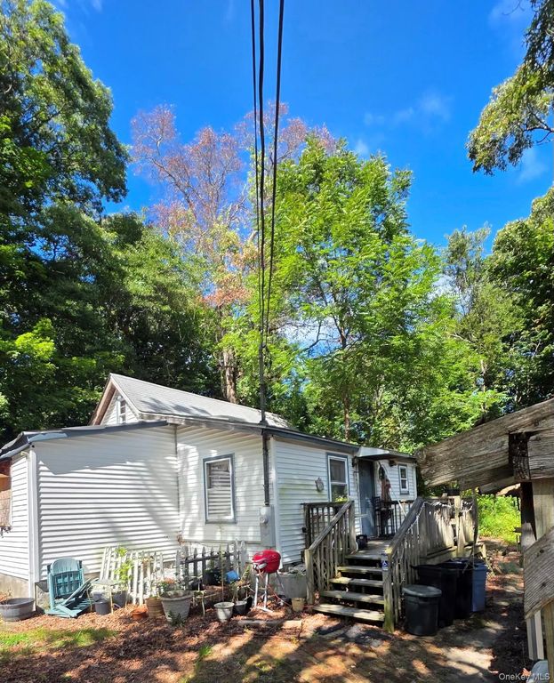 47 Tuscala Street, Selden, NY 11784 — exterior