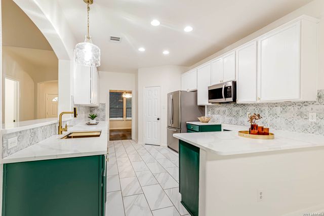 8819 Ash Meadow, Universal City, TX 78148