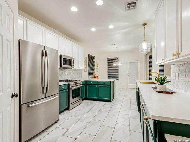 8819 Ash Meadow, Universal City, TX 78148