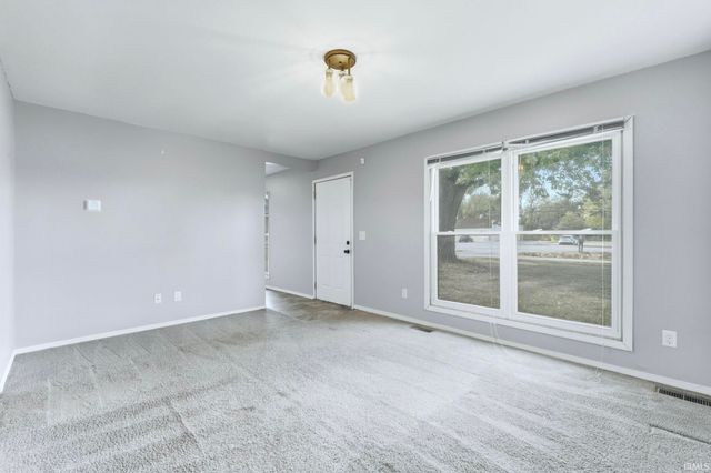 6305 Bluffton Road, Fort Wayne, IN 46809