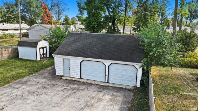 6305 Bluffton Road, Fort Wayne, IN 46809