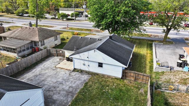 6305 Bluffton Road, Fort Wayne, IN 46809