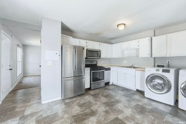 6305 Bluffton Road, Fort Wayne, IN 46809