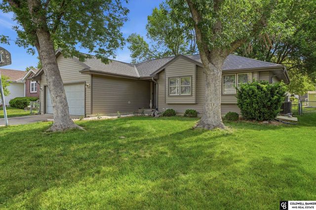 3220 Richard Court, Lincoln, NE 68521