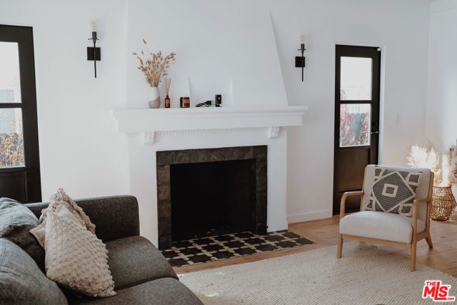 5701 West Boulevard, Los Angeles, CA 90043