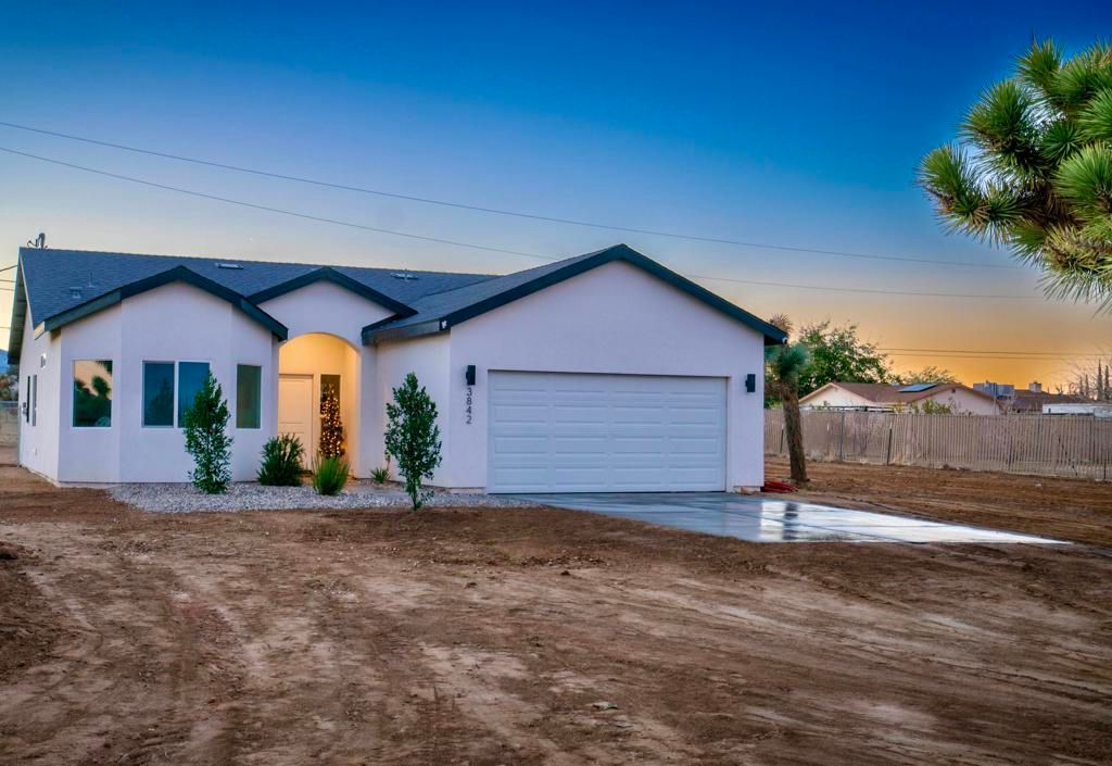 3842 Lennox Avenue, Yucca Valley, CA 92284