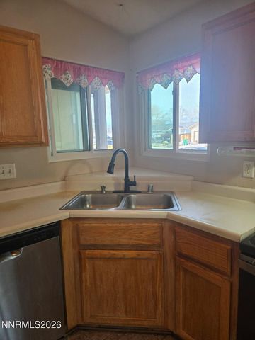 601 Nader Way, Fernley, NV 89408