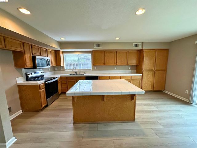 4742 Ford St, Brentwood, CA 94513