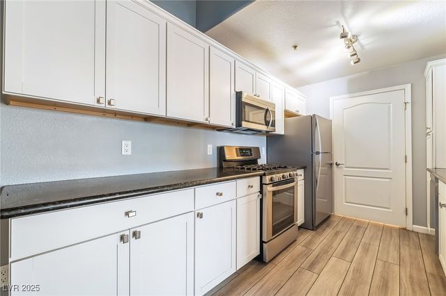 950 SEVEN HILLS Drive 2922, Henderson, NV 89052