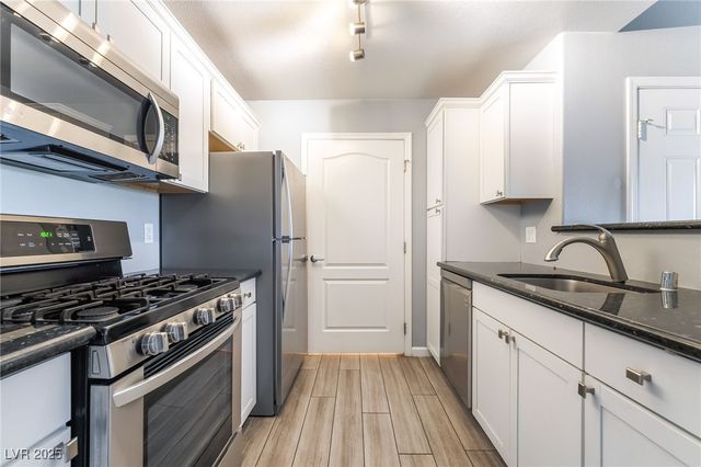 950 SEVEN HILLS Drive 2922, Henderson, NV 89052