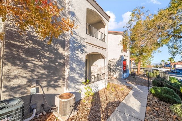 950 SEVEN HILLS Drive 2922, Henderson, NV 89052