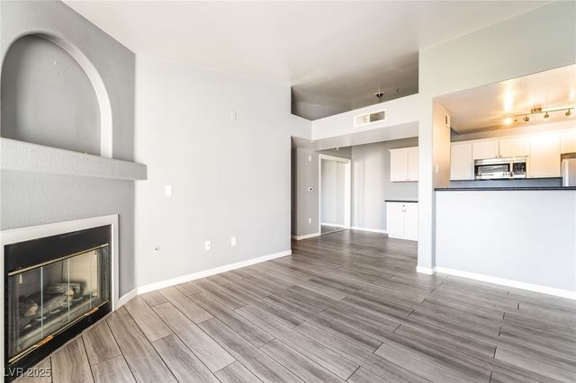 950 SEVEN HILLS Drive 2922, Henderson, NV 89052