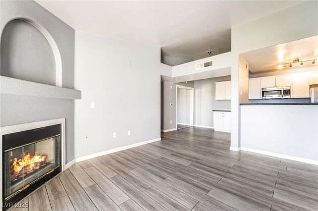 950 SEVEN HILLS Drive 2922, Henderson, NV 89052