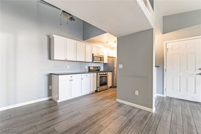 950 SEVEN HILLS Drive 2922, Henderson, NV 89052