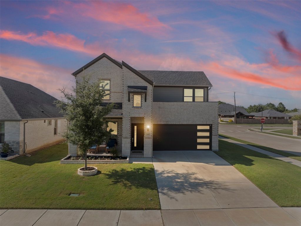 345 Adwood Drive, Waxahachie, TX 75165